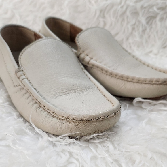 Boys Moccasins (Sz 33) light beige. All leather. Pre-owned. - Picture 8 of 8
